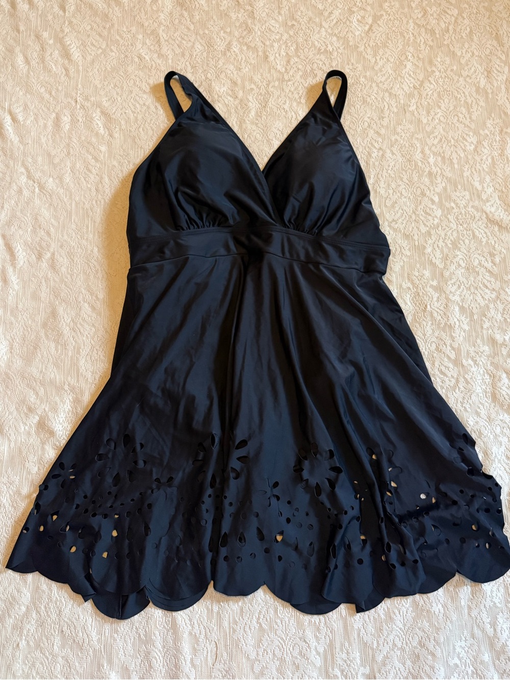 NWT Bloomchic laser cut eyelet swim dress - Picture 2 of 11